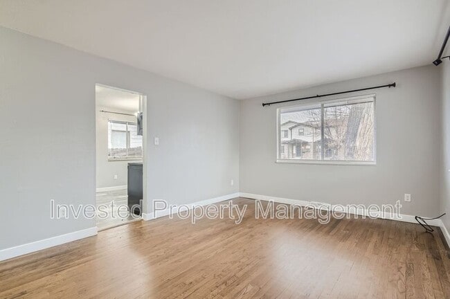 Photo - 401 W Bates Ave