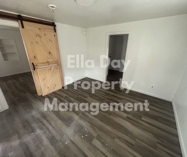 Photo - 1801 S Glenn Ave