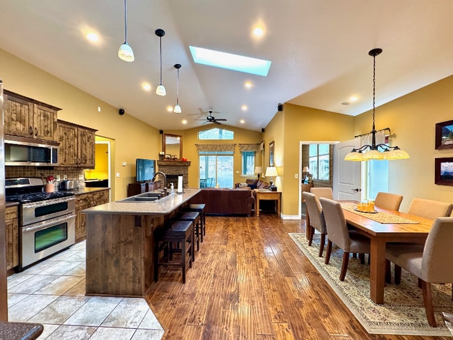 Building Photo - 153 Oakmont Lp Rental