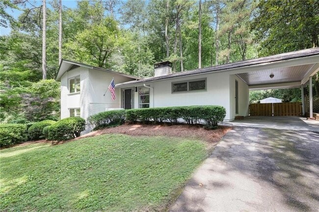 Photo - 2800 Mornington Dr NW