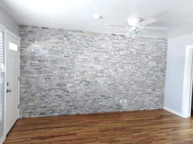 Photo - 2 BED 1 BATH Duplex Including 1 Car Garage in KENSINGTON