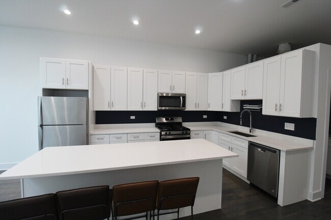 Photo - 1474 N Milwaukee Ave Unit 3F