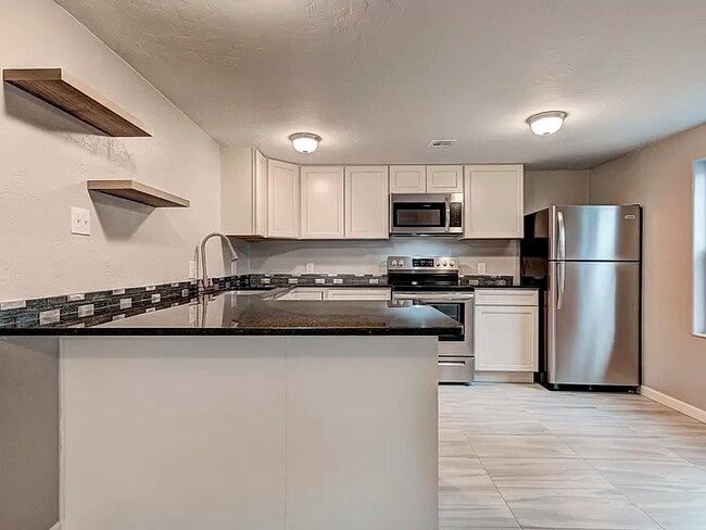 1810 NW 11th St