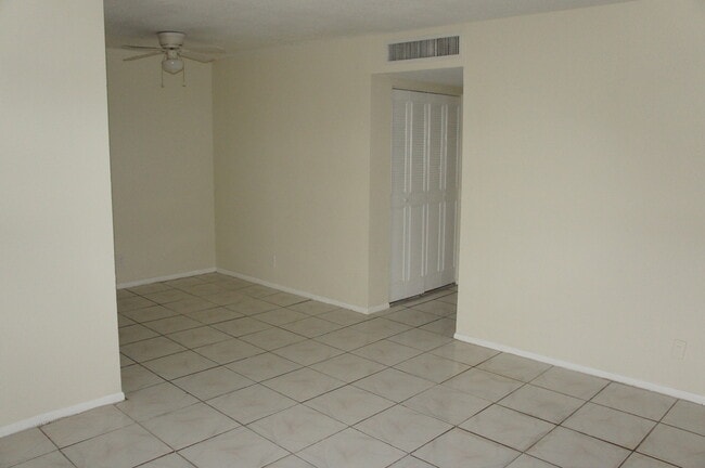 4760 NW 24th Ct