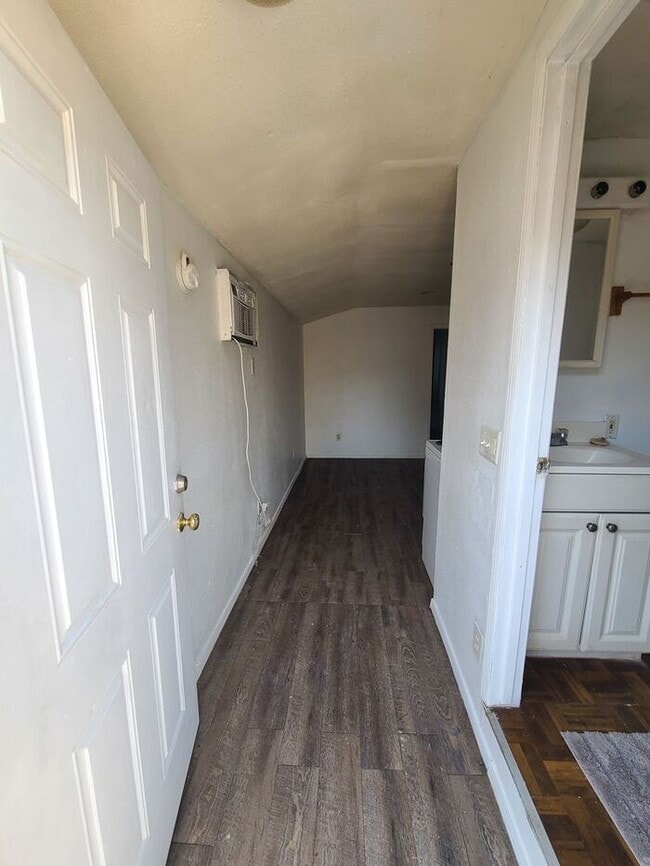 Photo - 1250 E Allen Rd