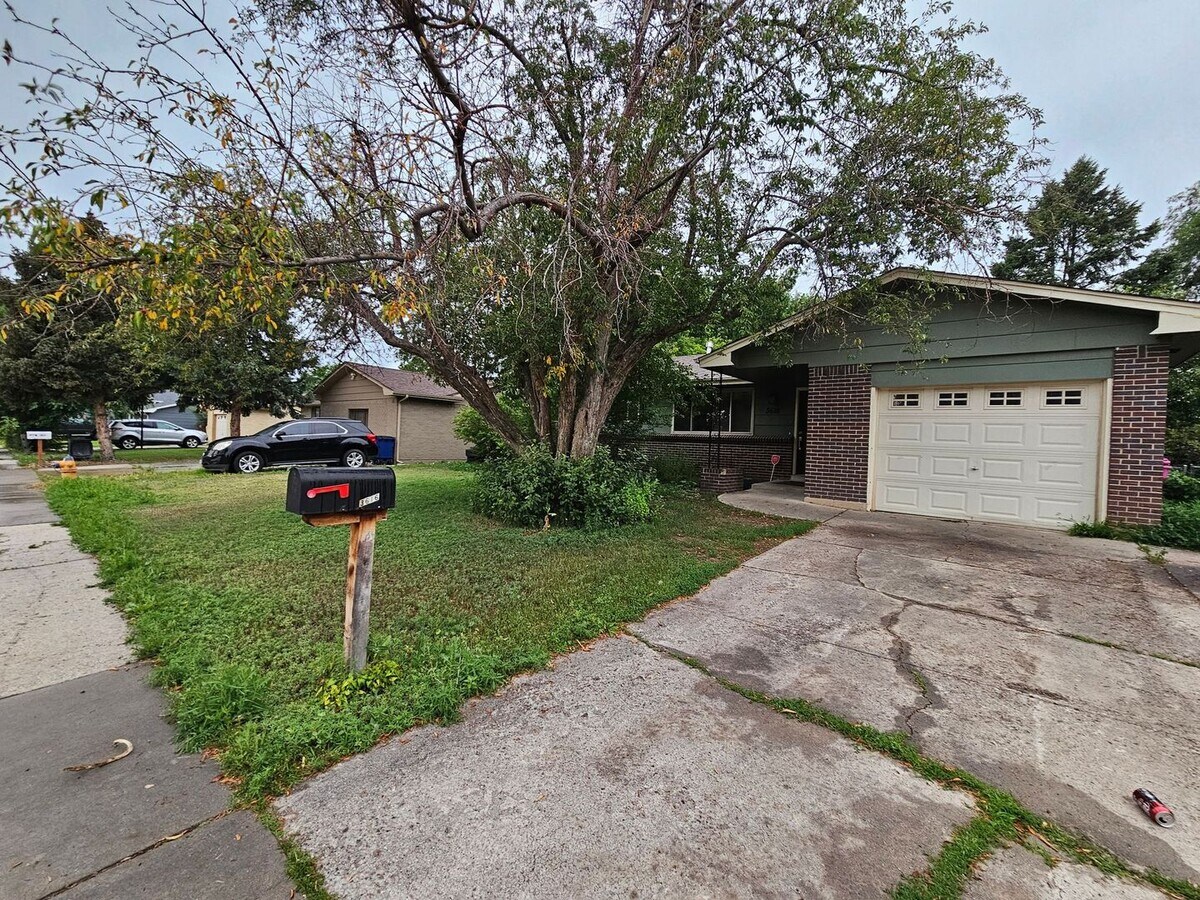 Charming Home in Prime Colorado Springs Lo... - Charming Home in Prime Colorado Springs Lo...