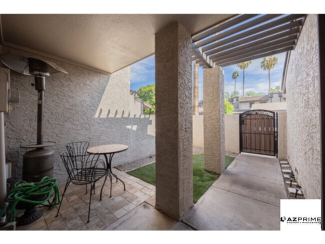 Photo - Stunning 3/2.5 Waterfront Townhome in The Landings, Mesa!