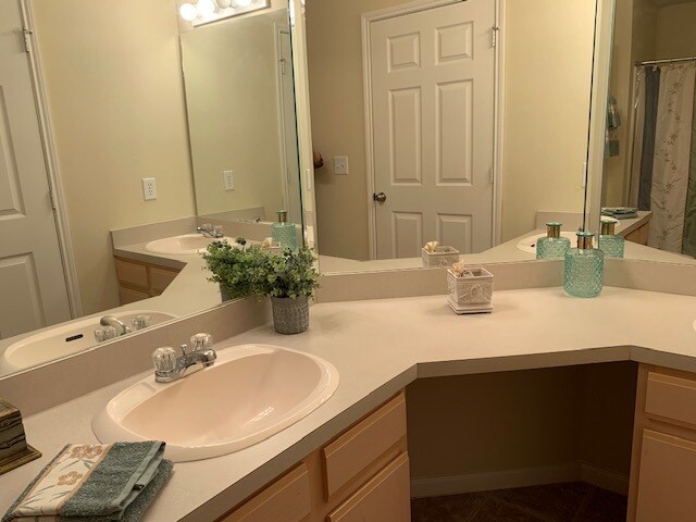 Muriel Crossing Apartments
