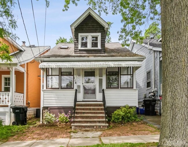 Building Photo - 114 S 5th Ave