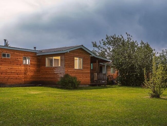 3 Bedroom Home With Garage - Victor - 3 Bedroom Home With Garage - Victor