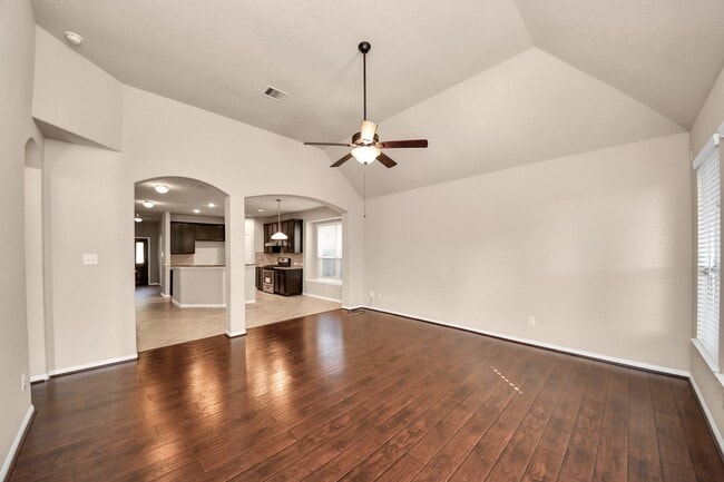 Photo - 3115 Lake Dr
