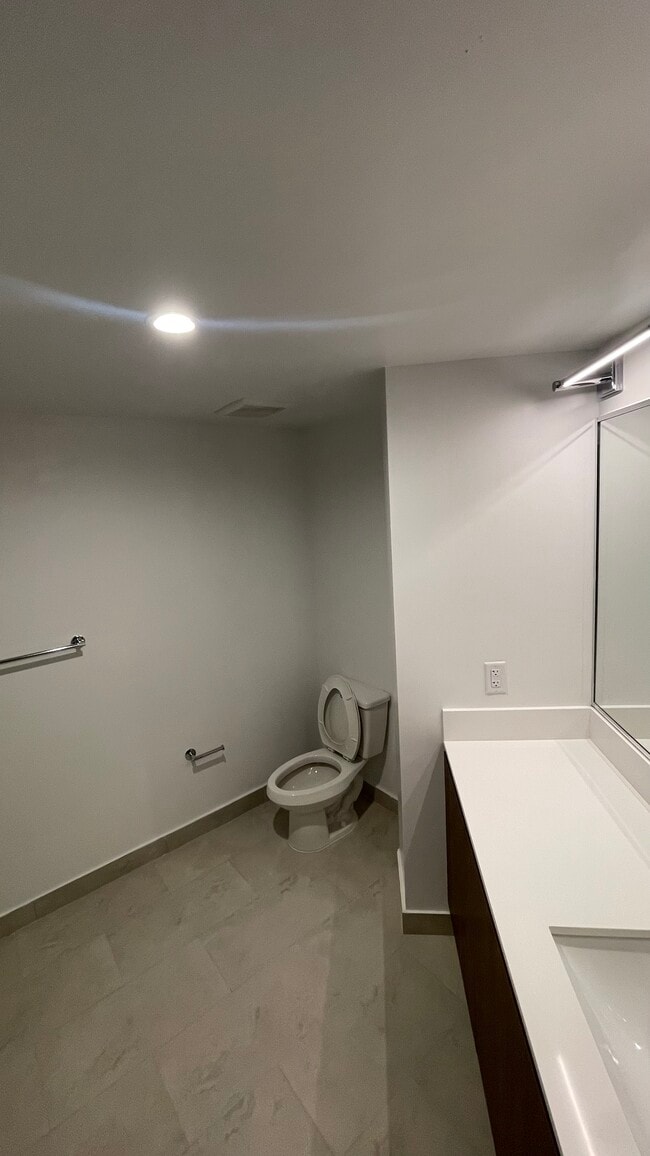 Photo - 2520 NE 184th St Unit C1