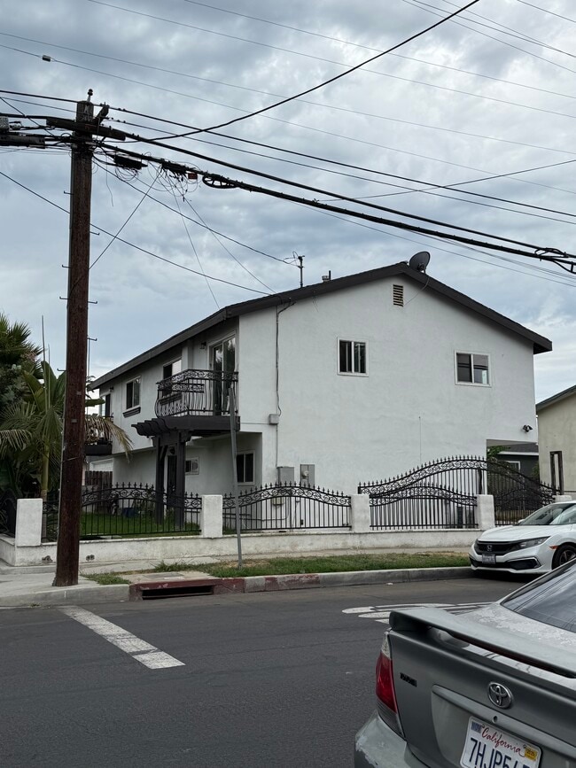 Photo - 1875 Lemon Ave Unit B