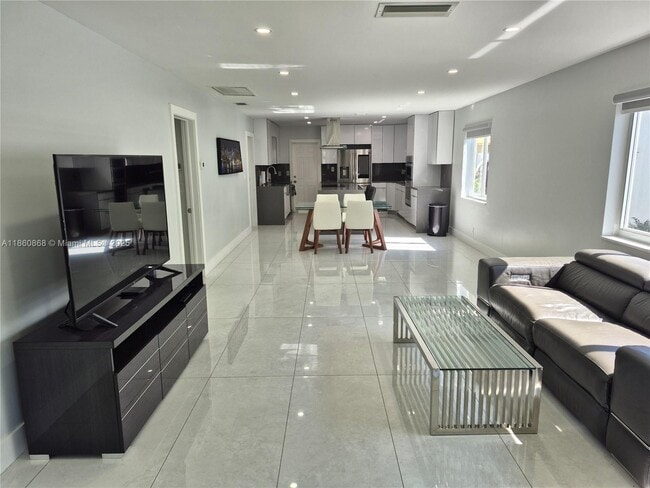Photo - 4010 N Circle Dr