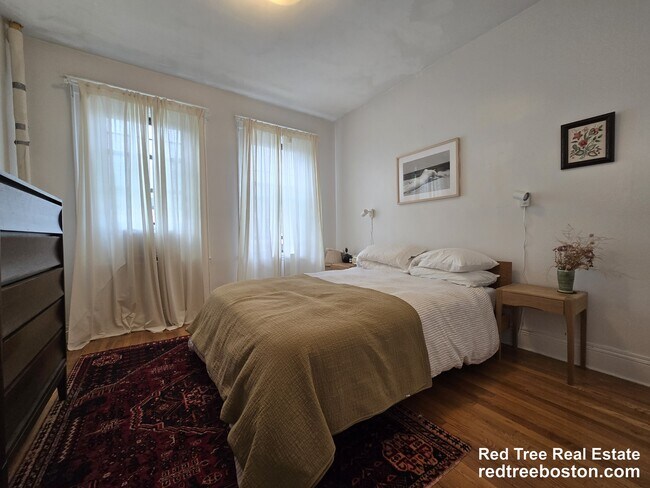 1560 Commonwealth Ave Unit 1