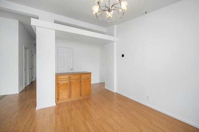 Photo - 351 Lark Dr