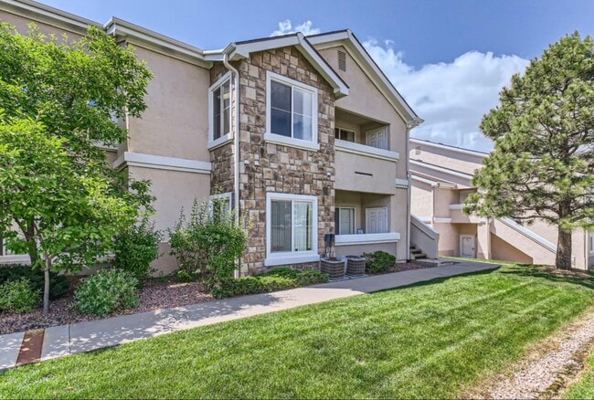 Building Photo - 3610 Strawberry Field Grove Unit F