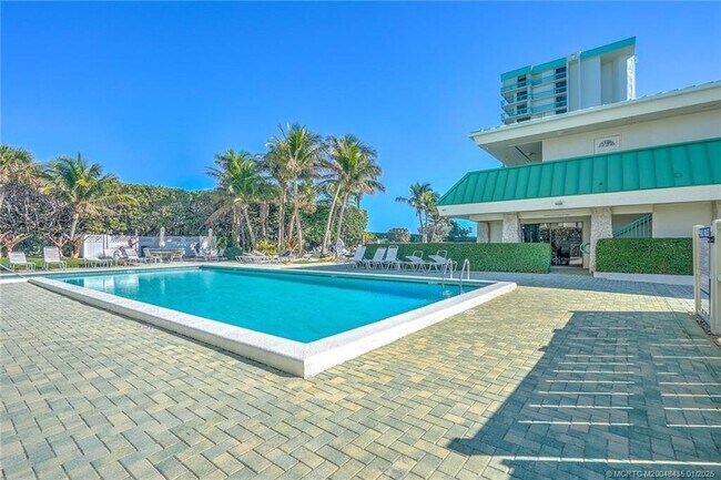 Photo - 9940 S Ocean Dr Unidad 305