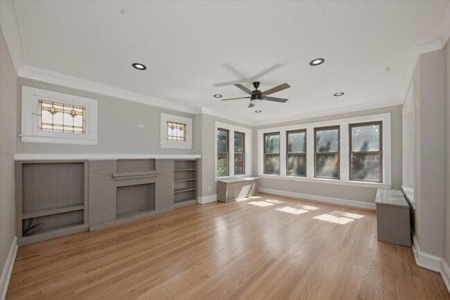 Photo - 5742 N Rockwell St Unit 2