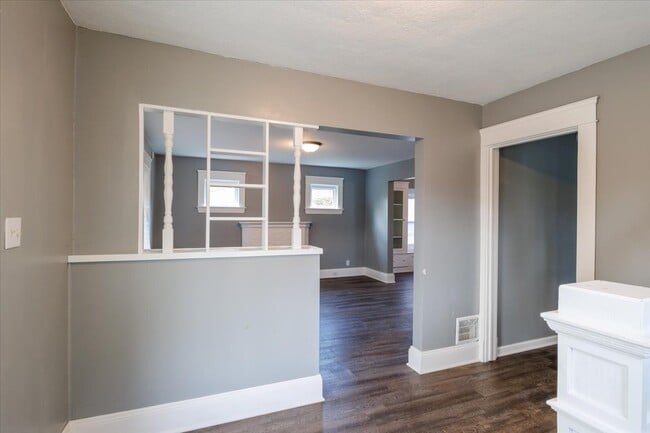 Photo - 15925 Friend Ave