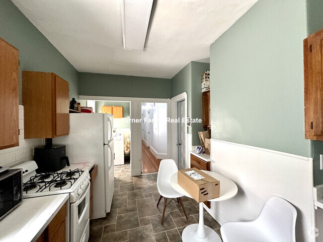 Building Photo - 789 Columbia Rd Unit 3 Rental
