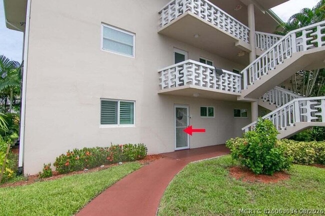 Building Photo - 2812 Garden Dr S Unit 101