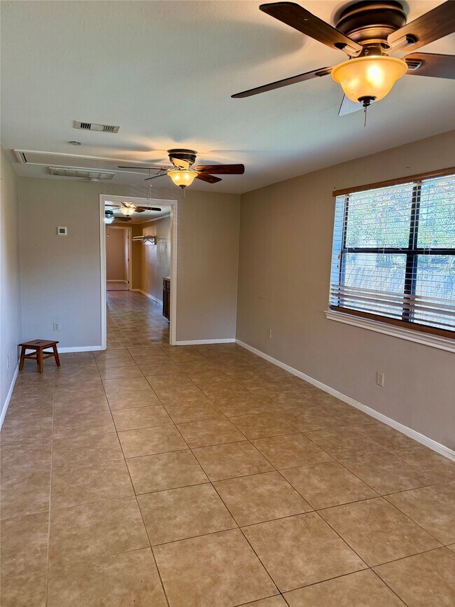 Photo - 300 Avenue C