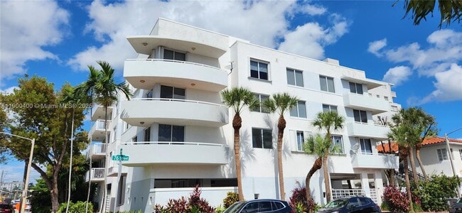 Photo - 7601 Dickens Ave Unidad 303