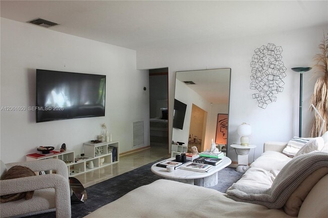 Photo - 161 NW 41st St