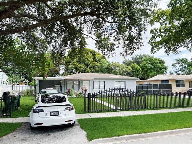 Building Photo - 1135 NW 127th St