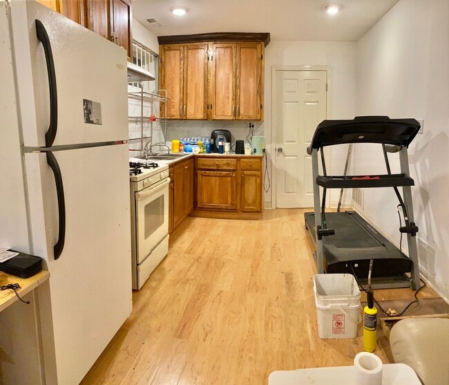 Photo - 3411 S Ashland Ave Unidad B