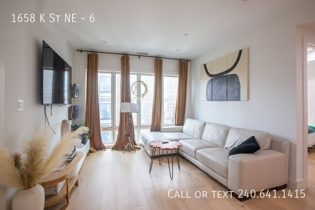 Photo - 1658 K St NE