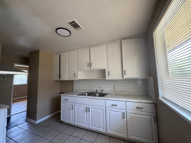 Photo - 2214 N Berkley Dr
