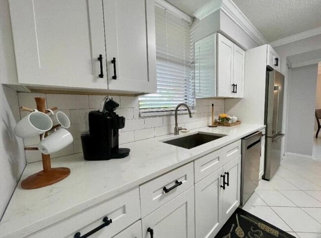 Photo - 2255 Lindell Blvd Unidad 4206