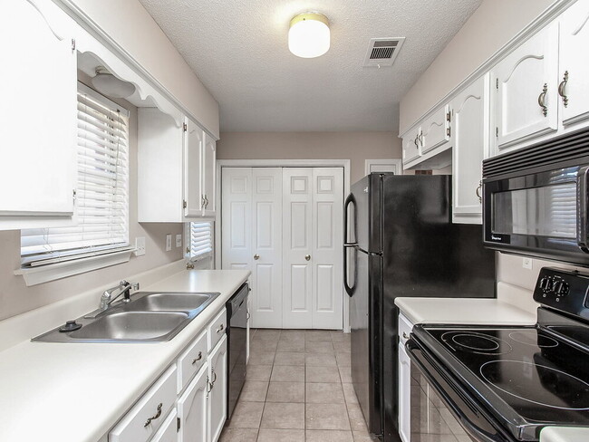 Photo - 7499 Spinola Cove