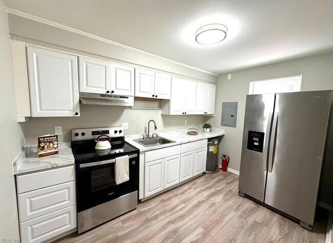 9626 10th View St