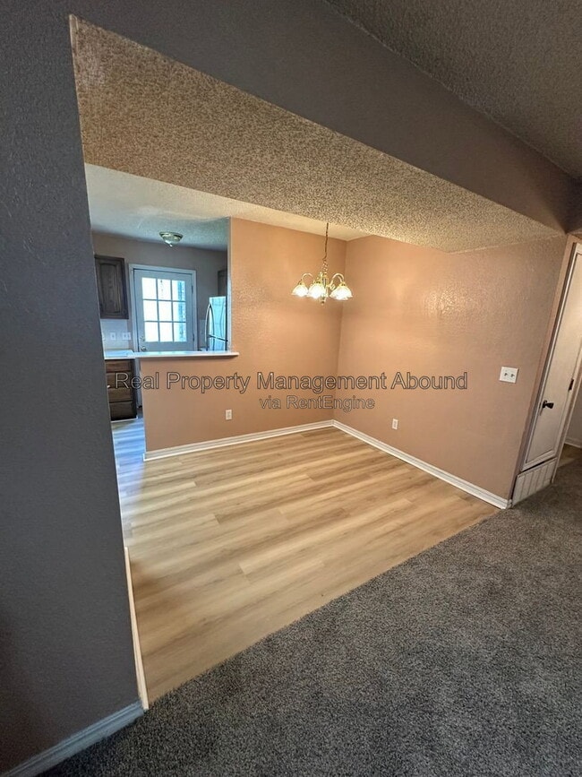 Photo - 8011 N 117th E Ave