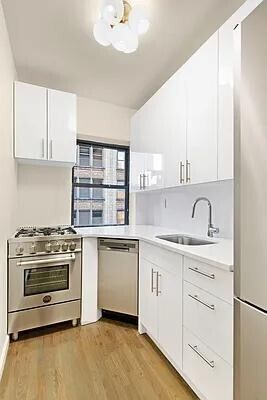 Building Photo - 121 Madison Ave Rental