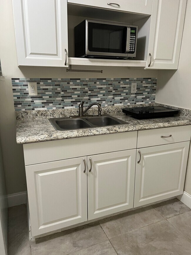 43 NW 199th St