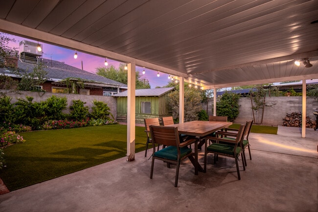 Photo - 1102 E Palm Lane