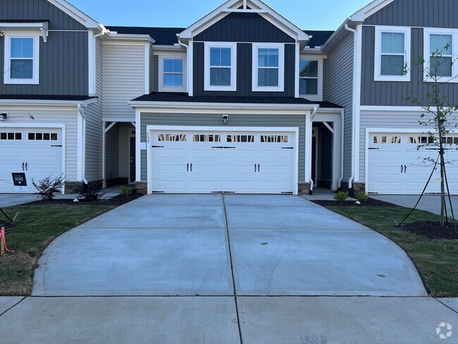 Building Photo - New Garner Townhome, Amazing Bedroom Suite...