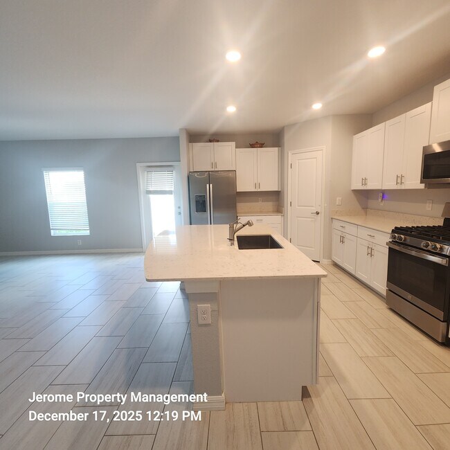 Photo - 2546 Leonia Ln