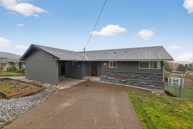 Photo - 2404 Bloyd St