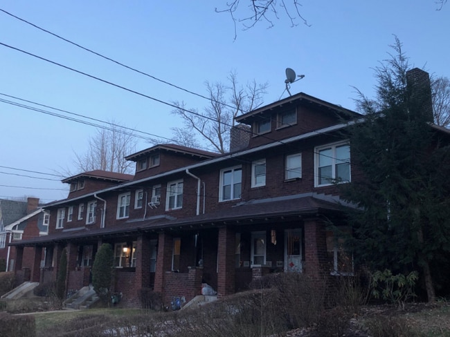 Photo - 5646 Woodmont St