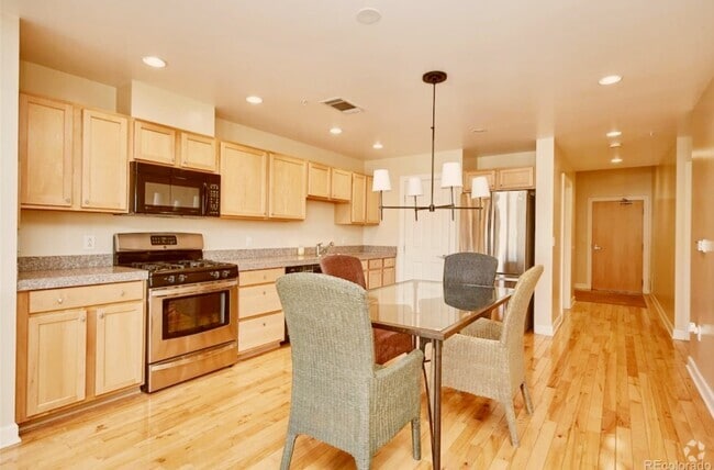 Building Photo - 1630 N Clarkson St Unit 514 Rental