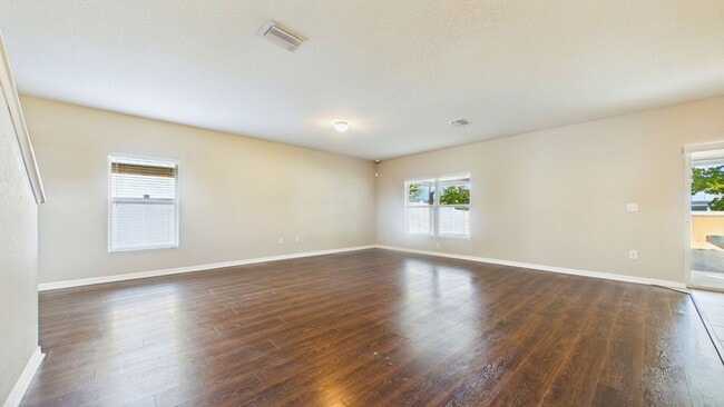 Photo - 4-Bedroom Home with Spacious Layout in Ayersworth Glen – Wimauma, FL