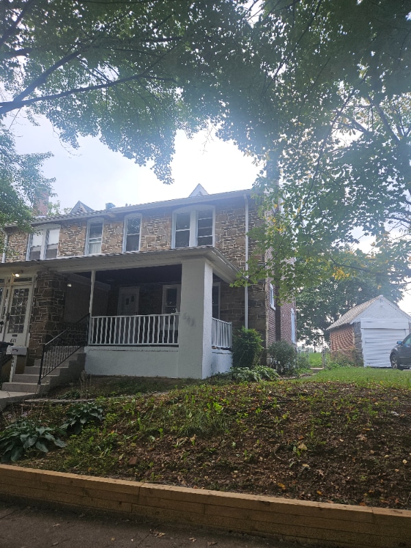 Building Photo - 609 Harrington St Rental