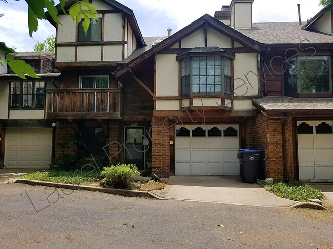 Building Photo - 709 20th St