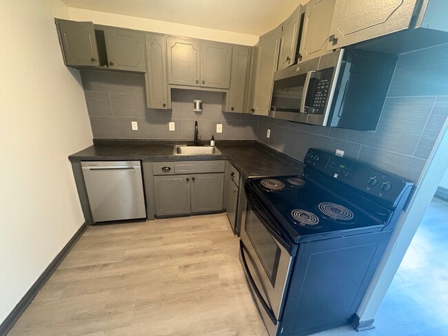 1809 Arlington Ave Unit 11