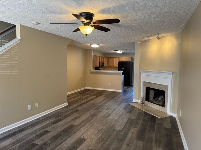 Photo - 2BR Townhome in Shadow Glen
